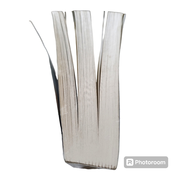 ☕ The Overstory Paperback Book - Picture 5 of 10